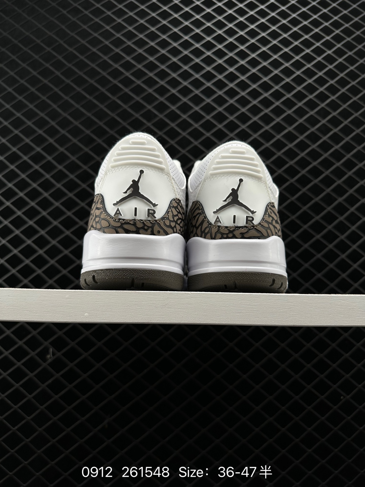 Air Jordan 3 Retro ”Hide and Sneak“